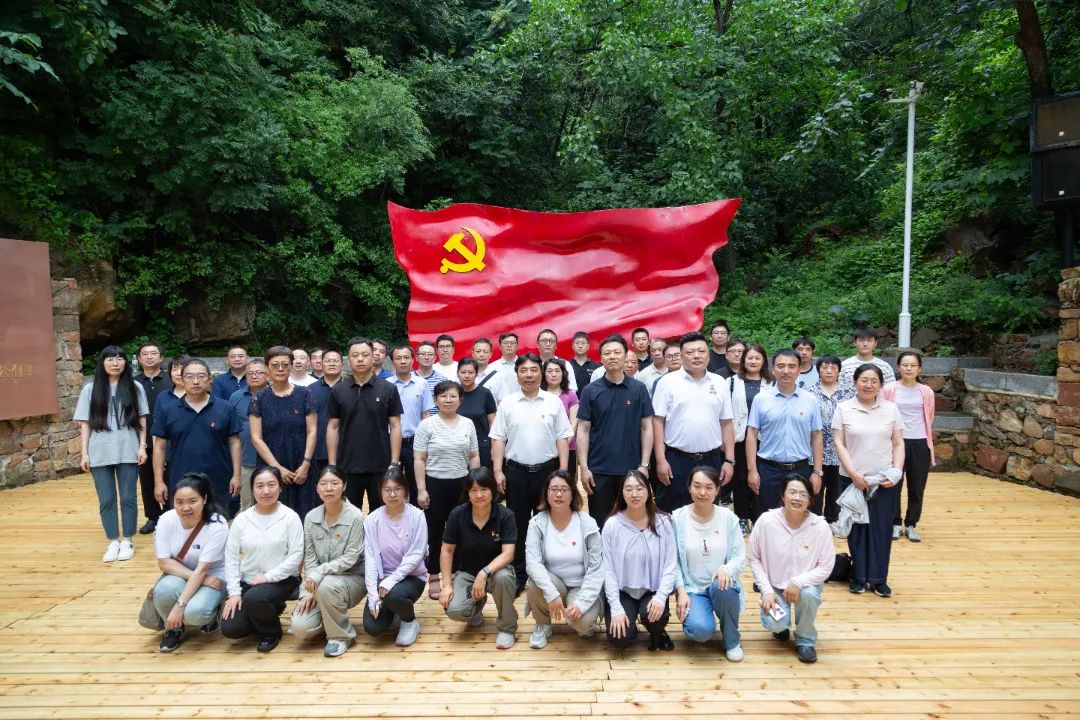 大華公司紀(jì)委組織開展“緬懷革命先烈 筑牢廉潔防線”主題活動(dòng)